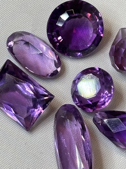 Facettierte Amethyst in Edelsteinqualität, Brasilien & Uruguay