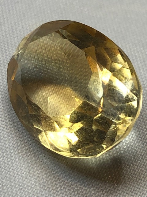 Imperial Topas facettiert in Edelsteinqualität, ca. 18mmx 12mmx 8mm facettierter Goldtopas