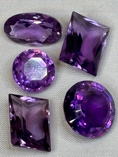 Facettierte Amethyst in Edelsteinqualität, Brasilien & Uruguay