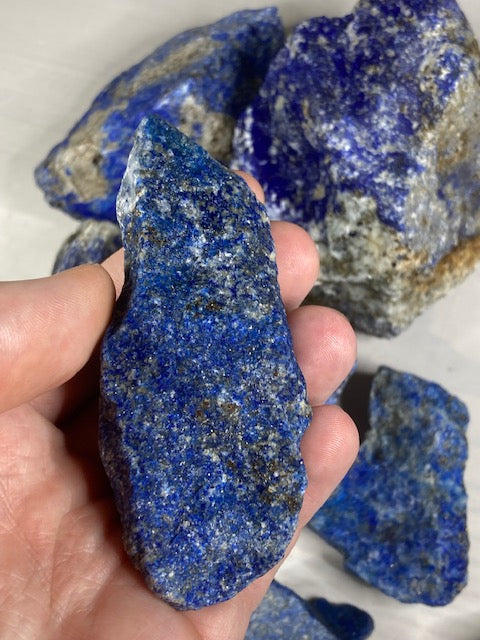 Lapislazuli Rohsteine in sehr guter Qualität, Lapis Lazuli roh, Pyrit Magnesit Lazulith