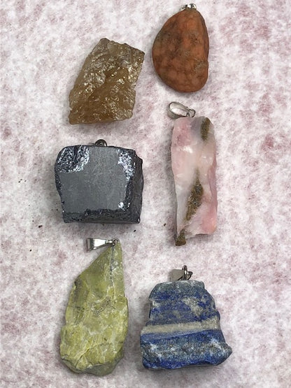 Hochwertige Rohstein Anhänger, rosa Andenopal, Hämatit, Karneol, Nephrit Jade, Naturcitrin, Lapis Lazuli, Schlüsselanhänger