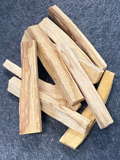 Palo Santo heiliges Holz in bester Qualität, Bursera graveolens