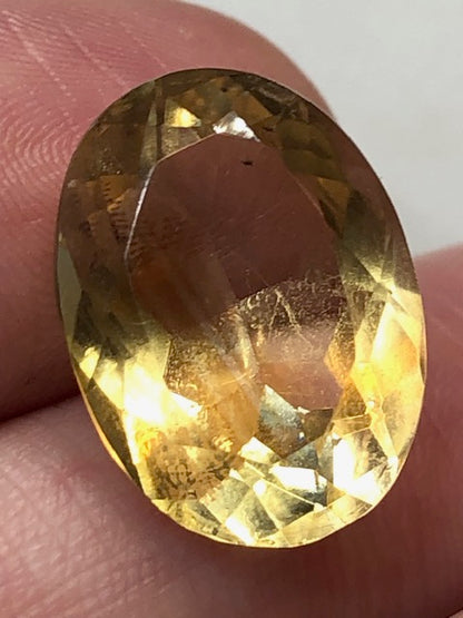 Imperial Topas facettiert in Edelsteinqualität, ca. 18mmx 12mmx 8mm facettierter Goldtopas