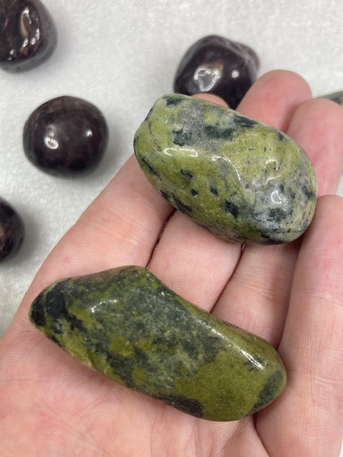 Hämatit, Nephrit Jade, Granat Trommelsteine beste Qualität Almandin, Blutstein